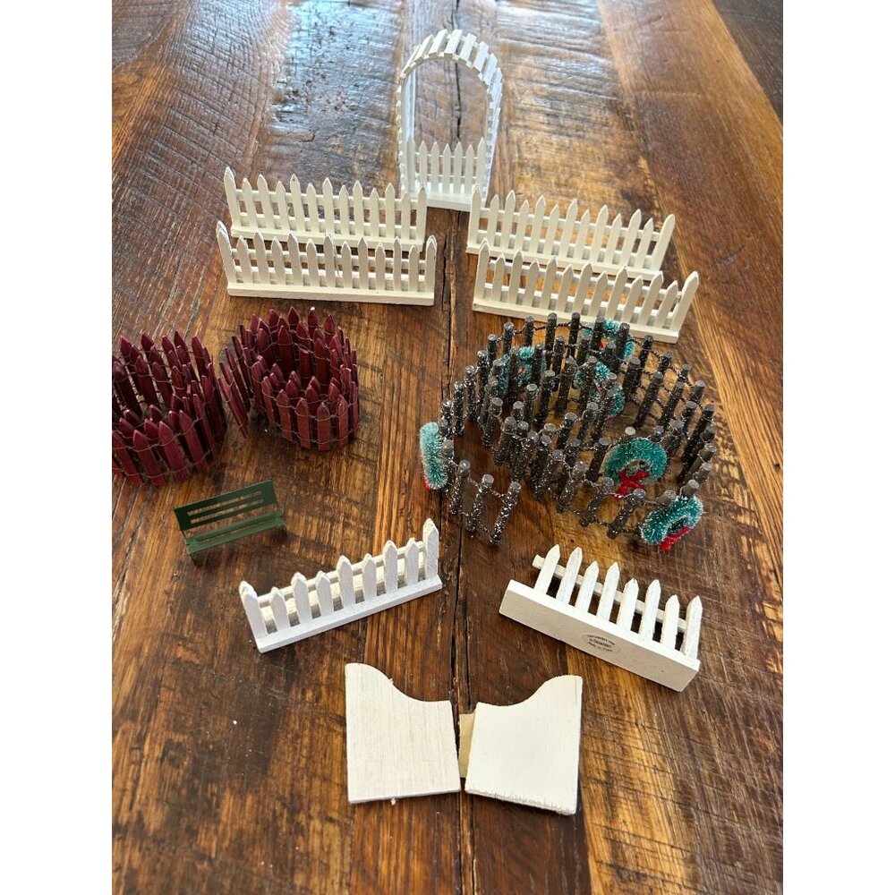 Vintage Collectible Lemax Christmas Village White Picket Fences & Accessories Se